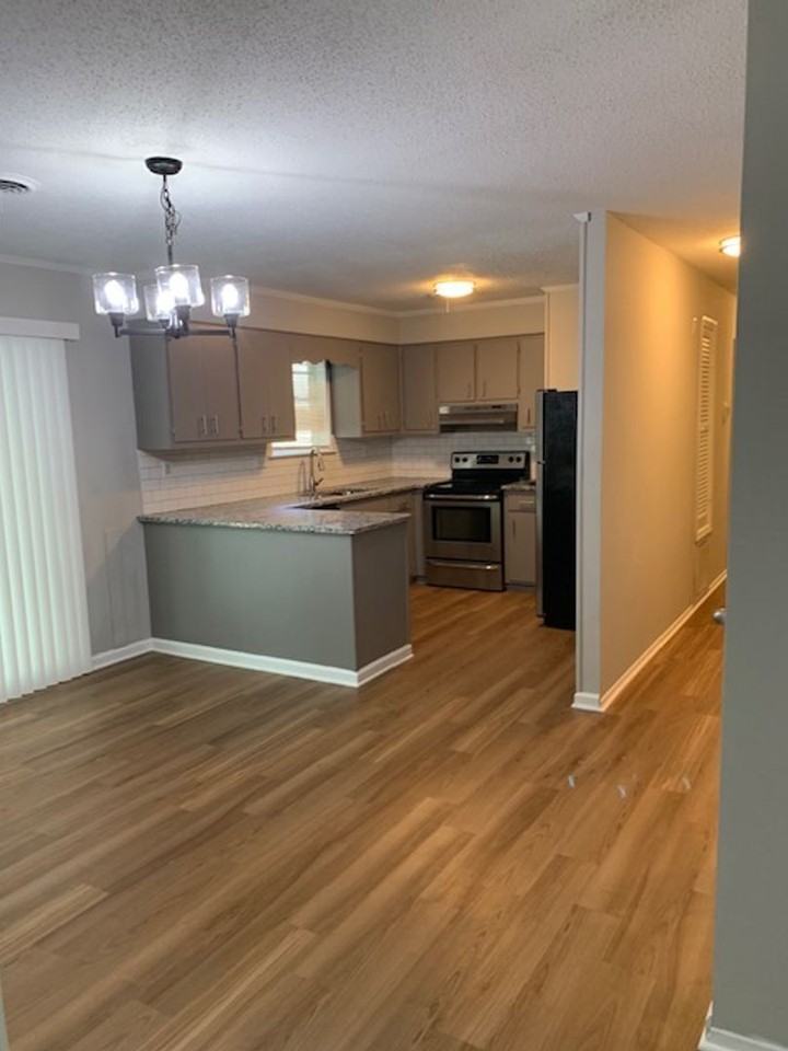 3703 Stockholm Dr - Photo 4 of 29