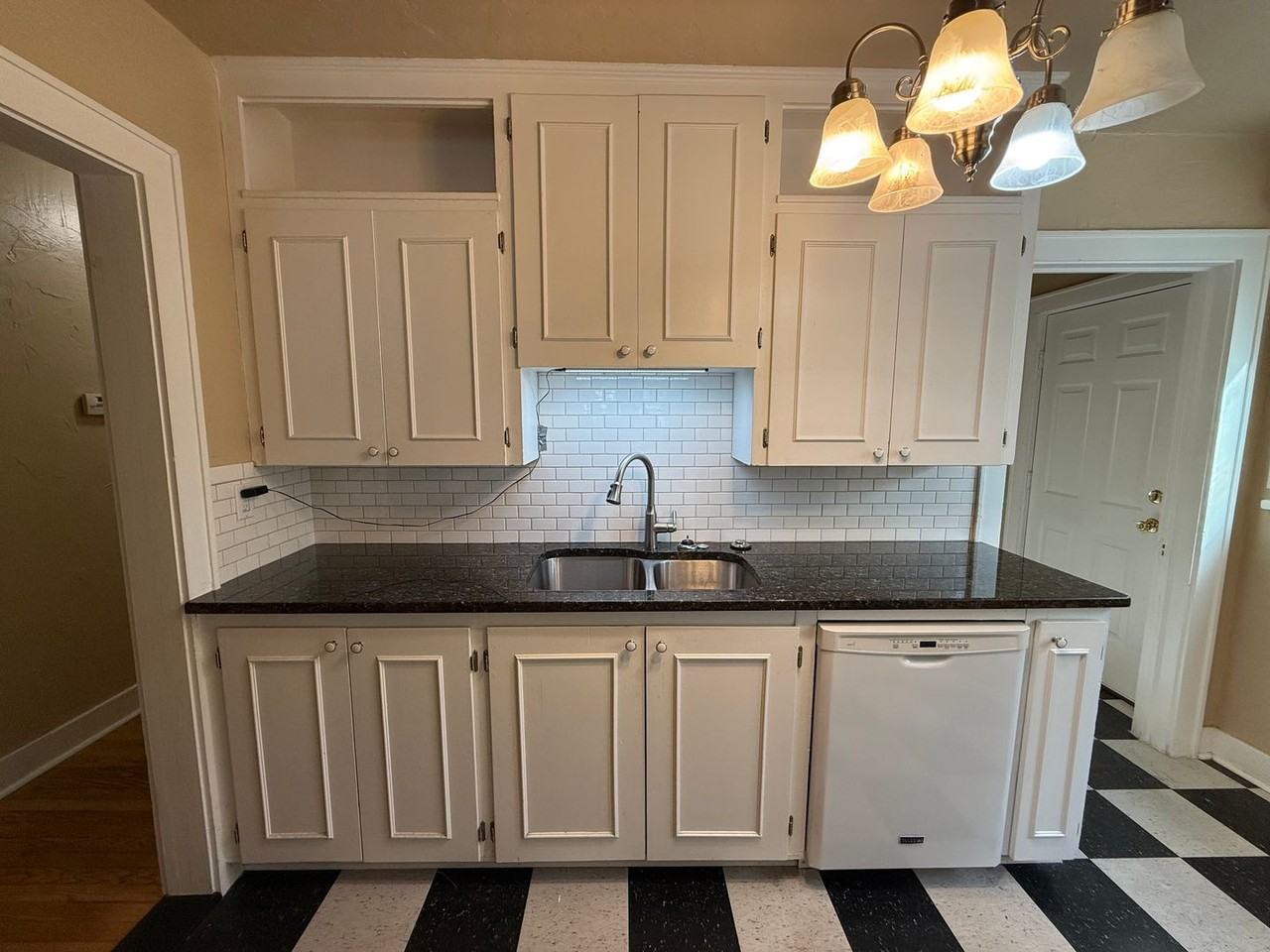 2725 Nw 12th St - Photo 3 of 22