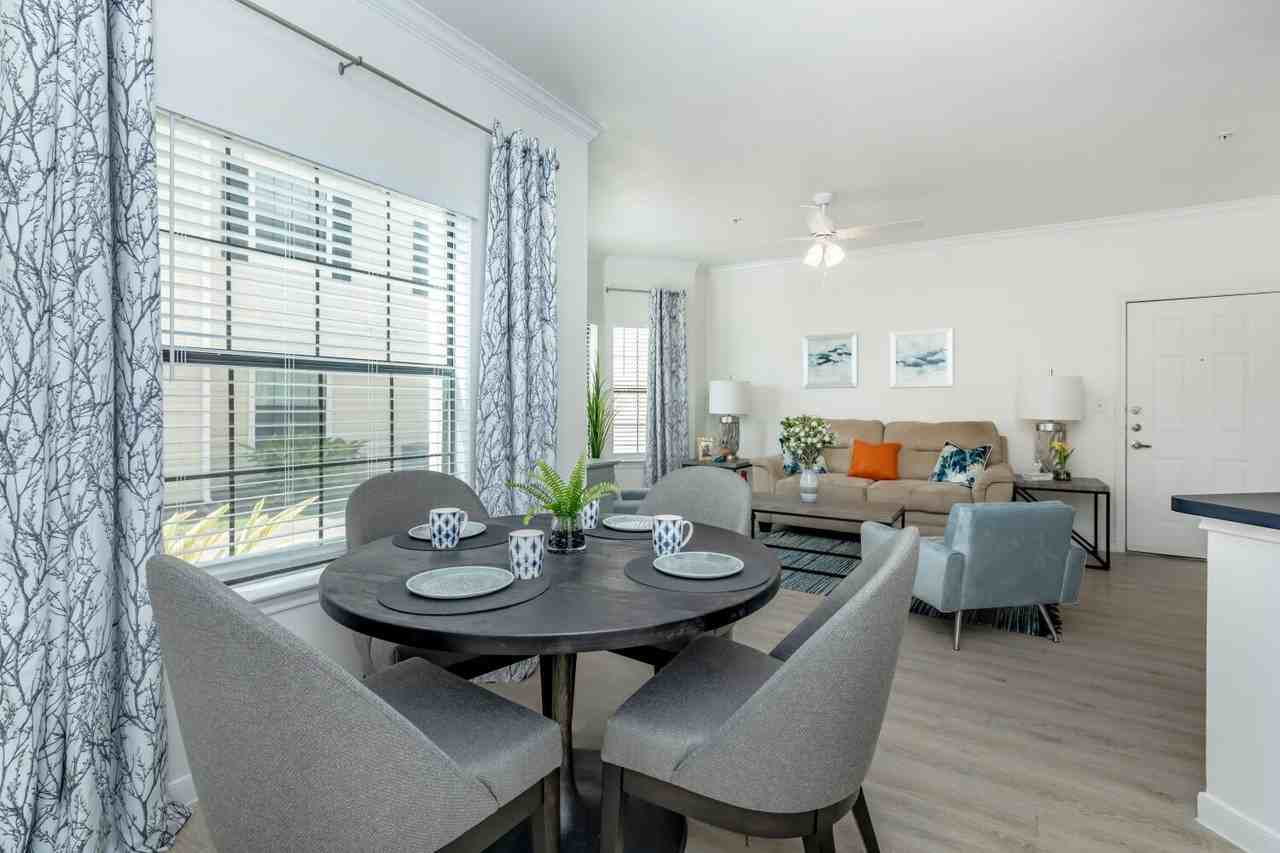 Gulf Breeze - Photo 6 of 21