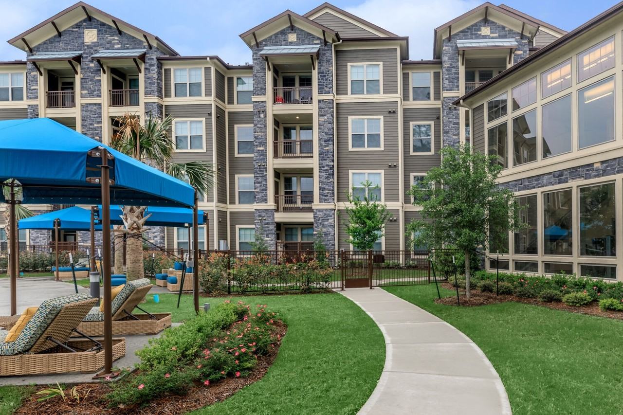 Park at Tour 18 - Photo 5 of 43