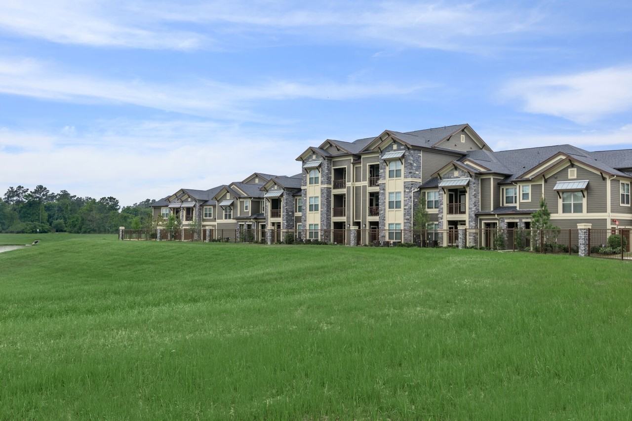 Park at Tour 18 - Photo 6 of 43