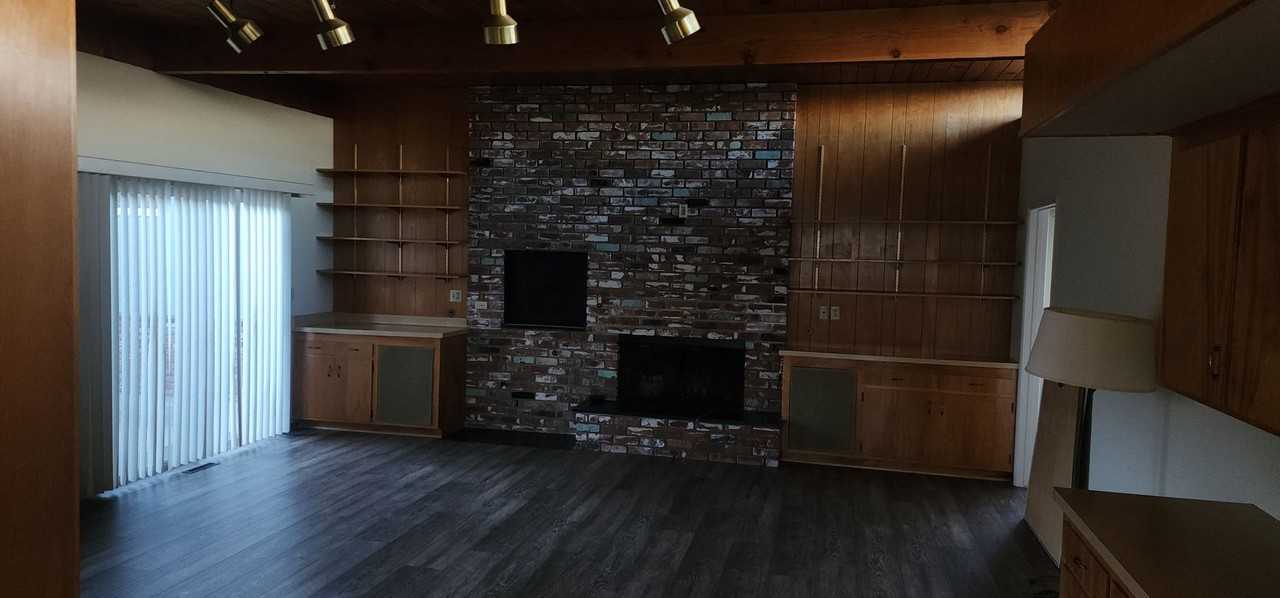 423 S D St - Photo 3 of 46