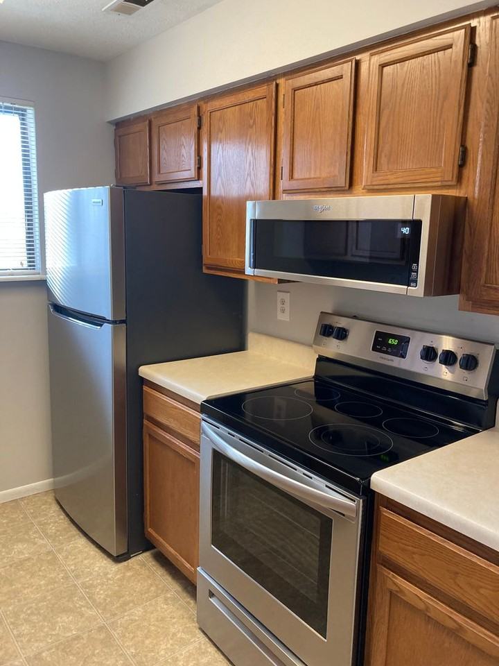 4921 Copper Creek Rd - Photo 3 of 17