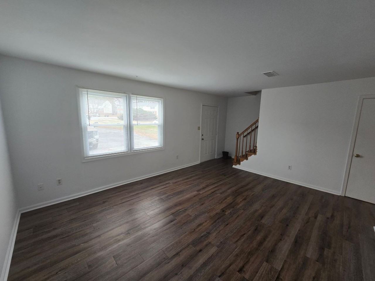 6320 Commons Ct - Photo 3 of 4