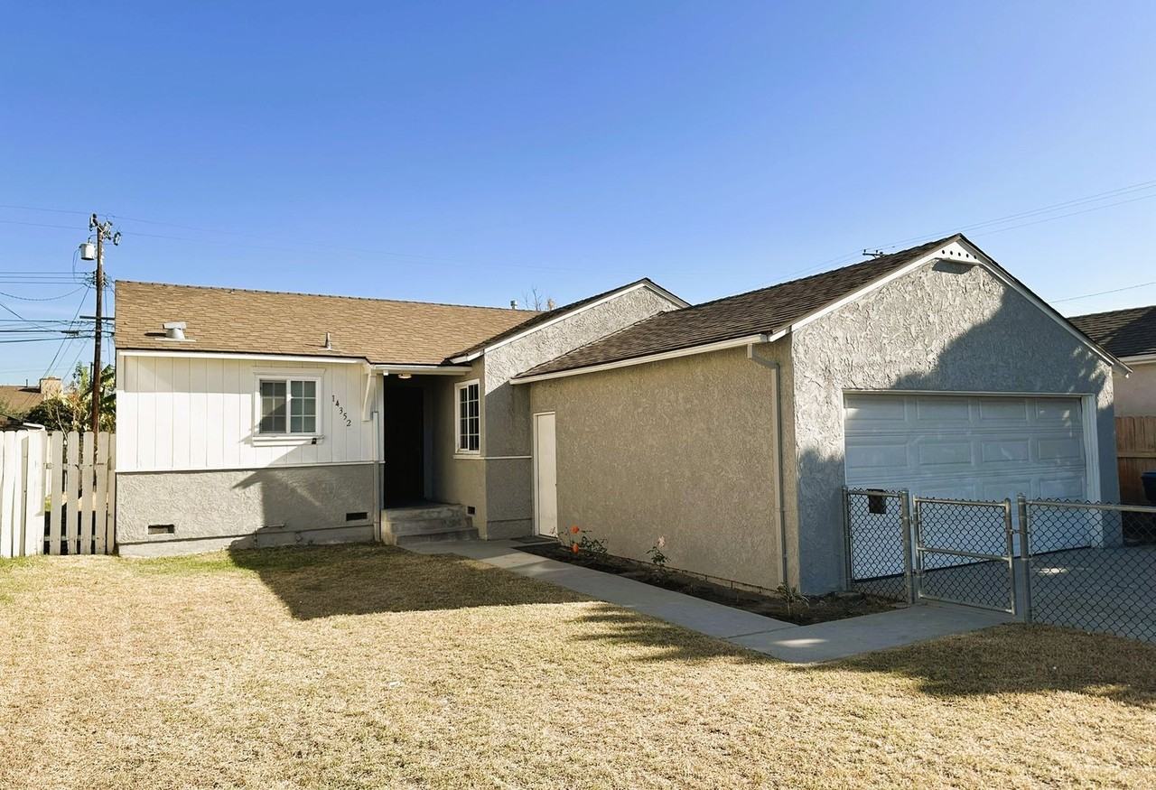 14352 Flallon Ave - Photo 2 of 12