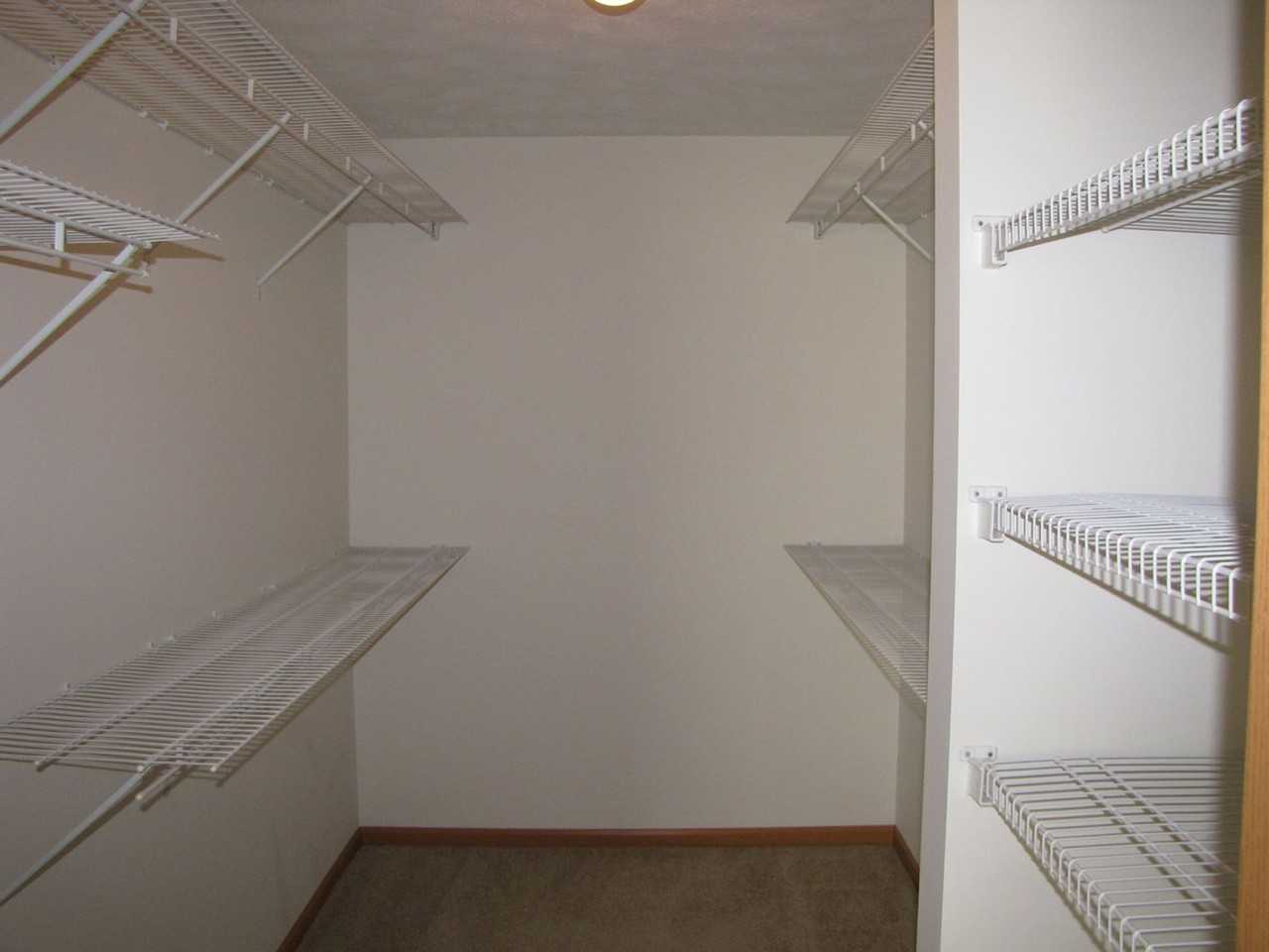 1604 Grandview Ave - Photo 6 of 20