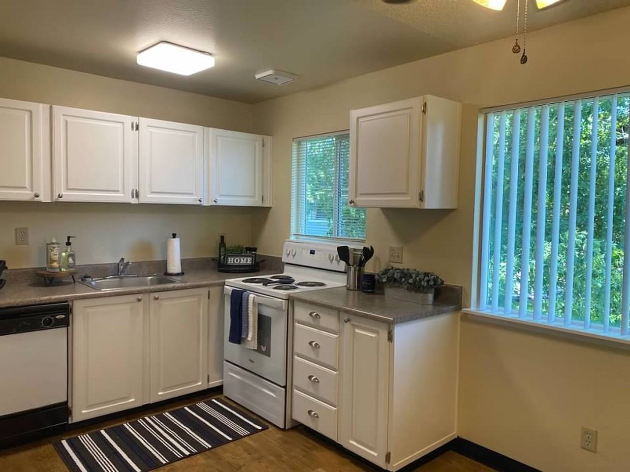 Timber Grove at Mt. Scott - Photo 2 of 50