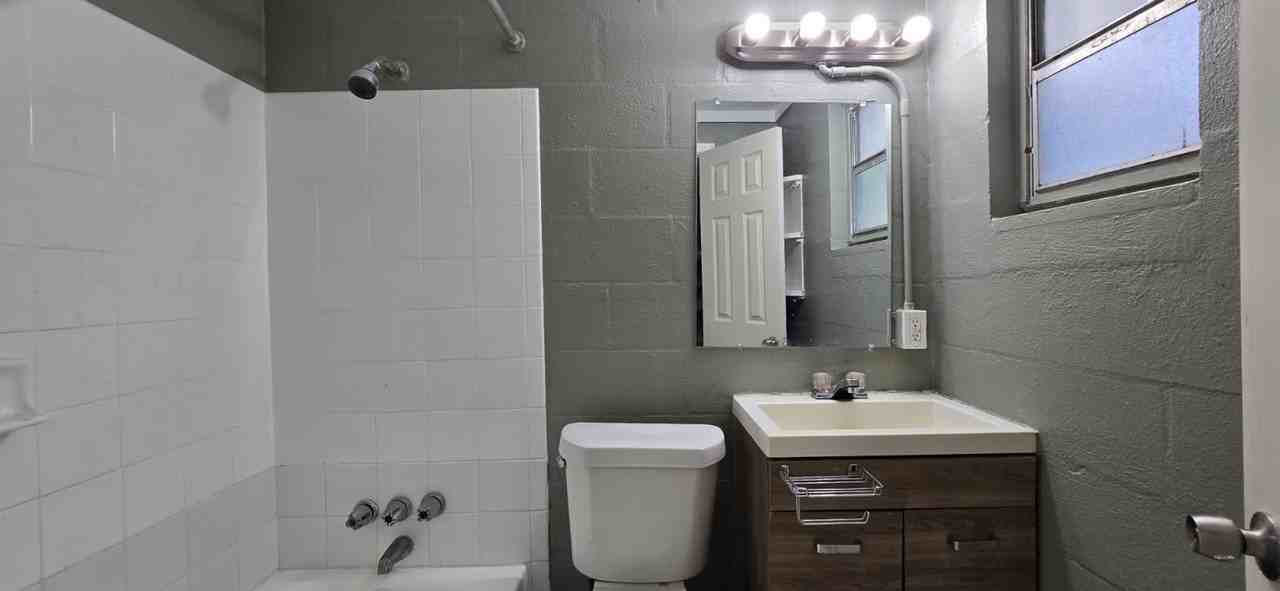 1338 E 137th Ave - Photo 5 of 11