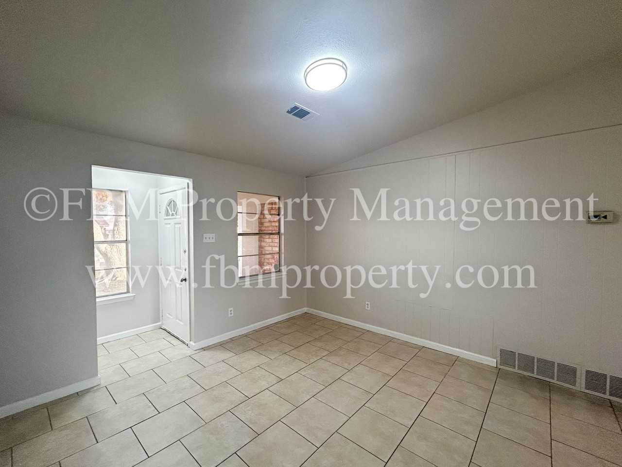 2641 Arlington Ln - Photo 2 of 19