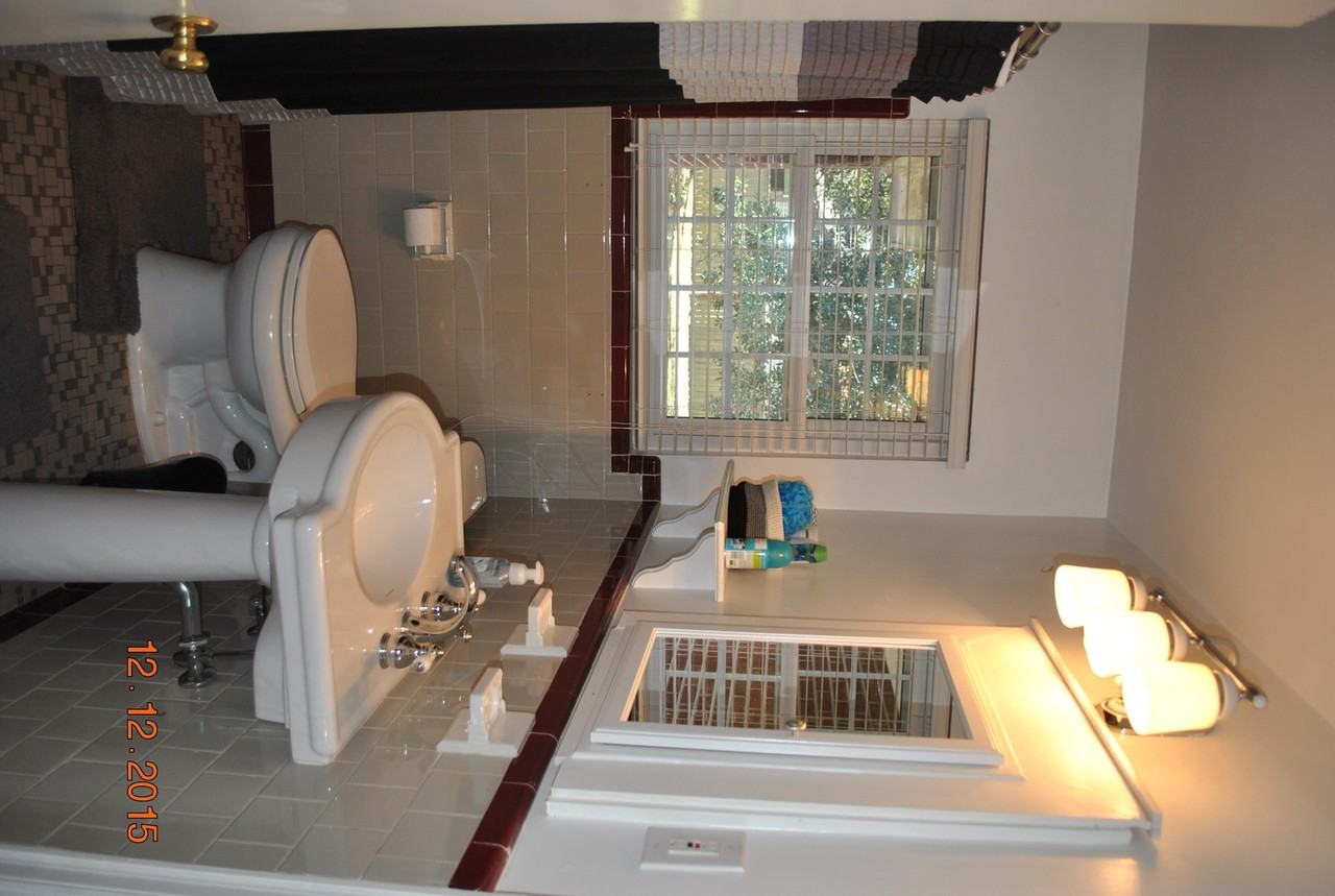 349 Oxford Dr - Photo 3 of 12