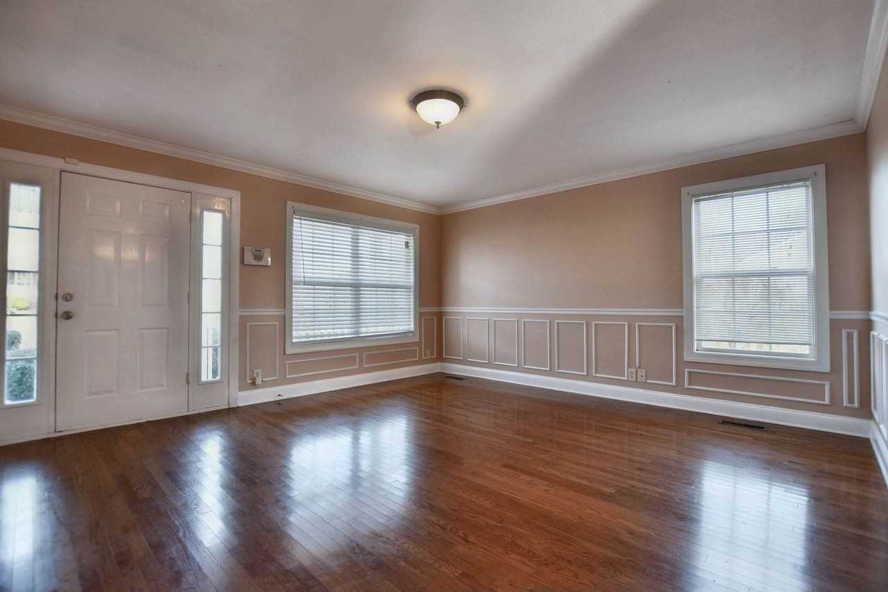 2609 Sugarhill Ct - Photo 4 of 34