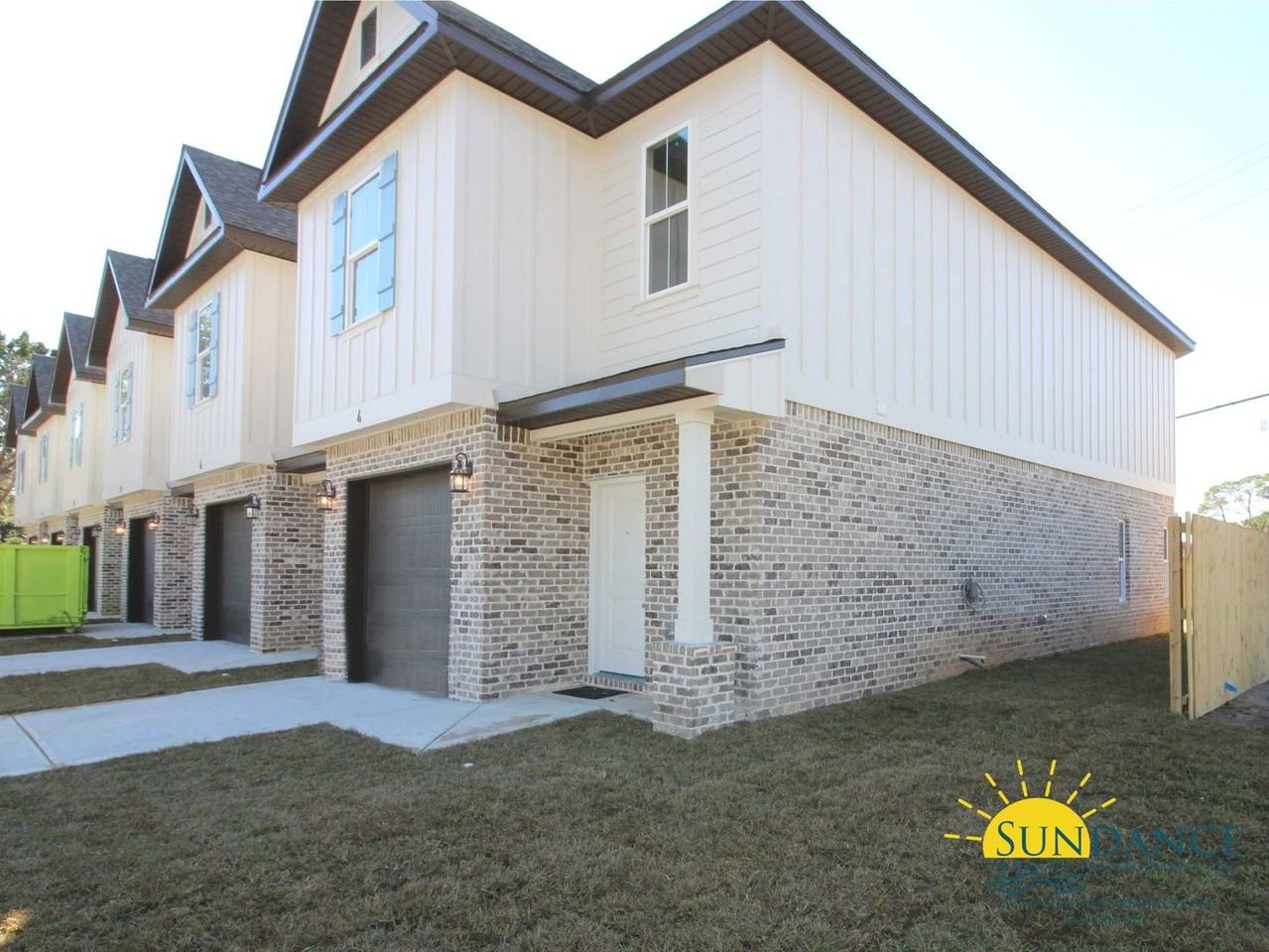 4 Alder Ave Se - Photo 2 of 17