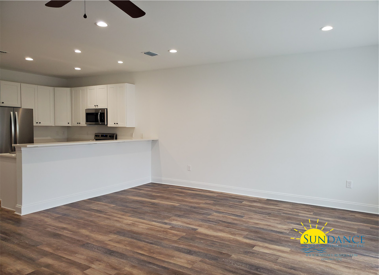 4 Alder Ave Se - Photo 3 of 17