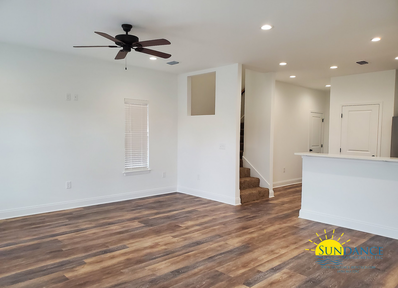 4 Alder Ave Se - Photo 5 of 17