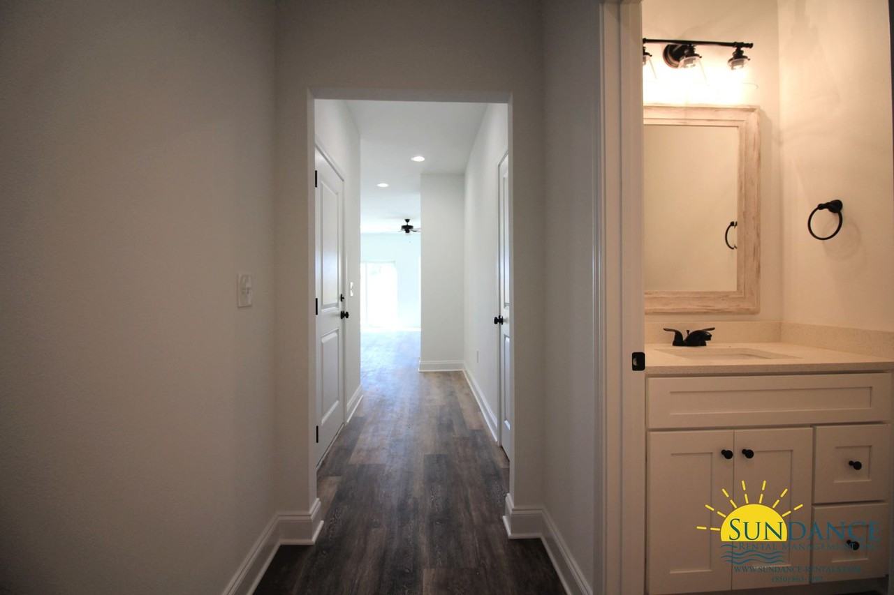 4 Alder Ave Se - Photo 6 of 17