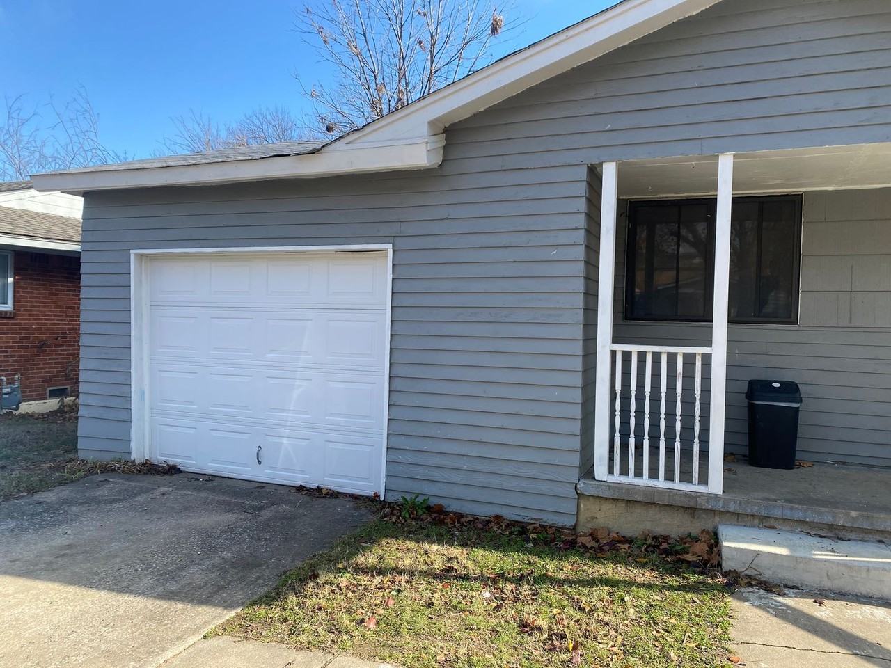 600 Southeast Greystone Avenue - Photo 2 of 13