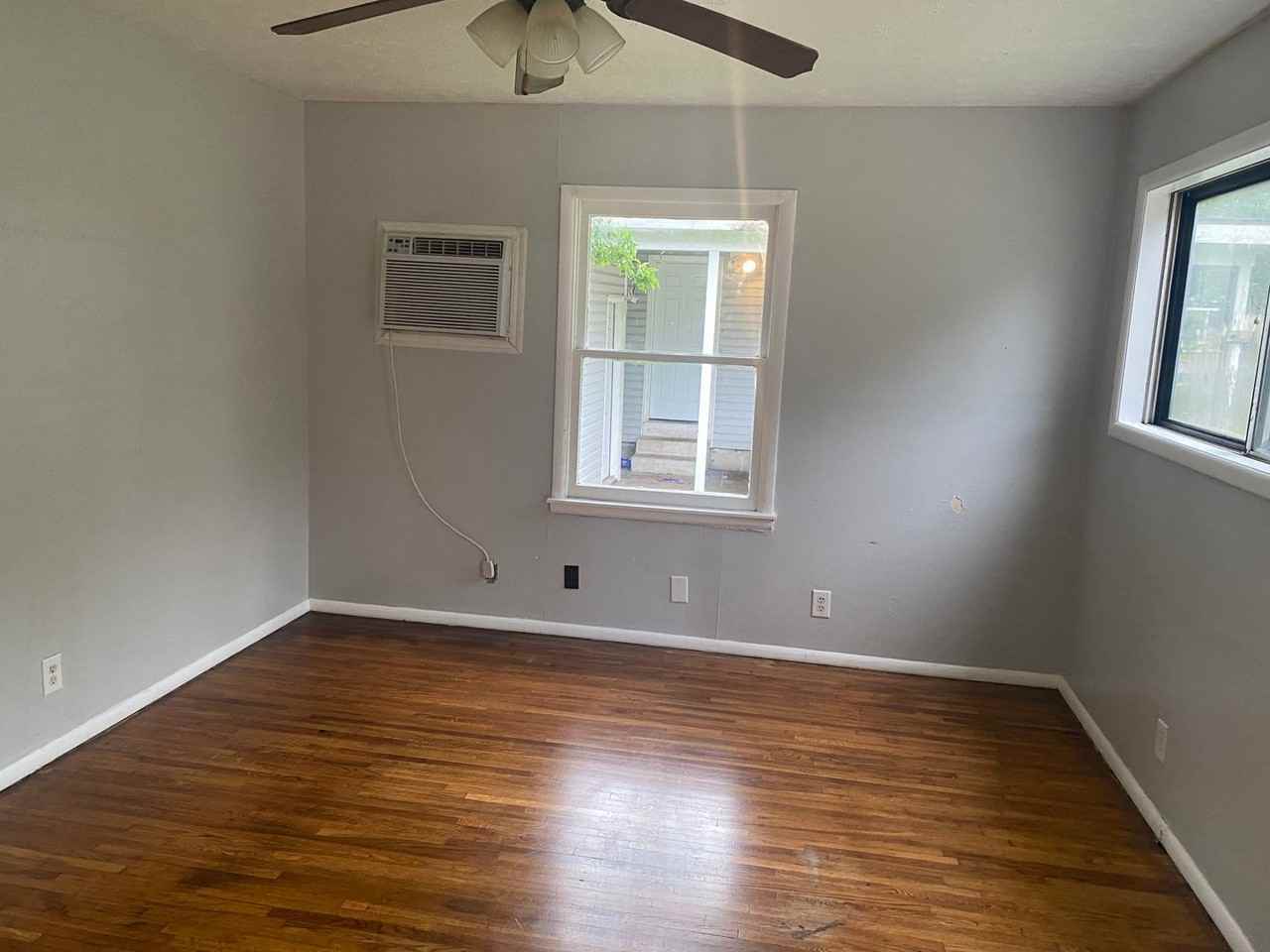 600 Southeast Greystone Avenue - Photo 3 of 13