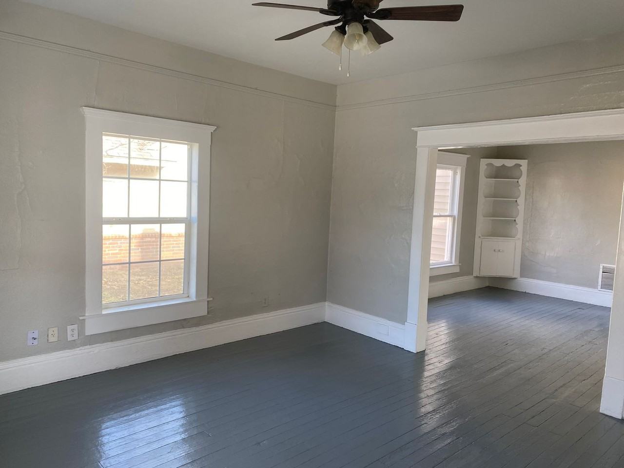 524 S Seneca Ave - Photo 2 of 16