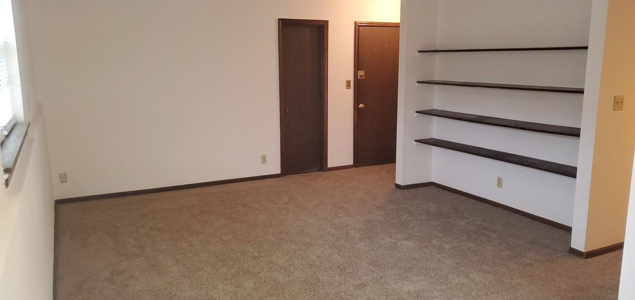 3300 Albany Ct - Photo 3 of 13