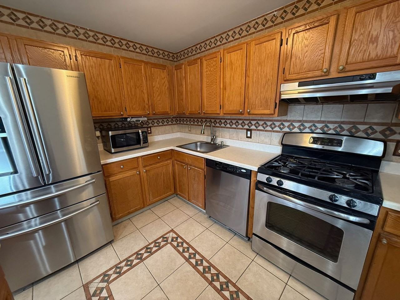 612 Crab Apple Ln - Photo 2 of 16