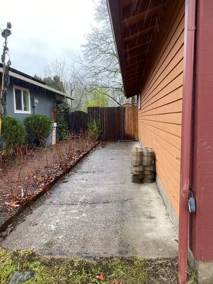 1915 Se Bethel St - Photo 3 of 29