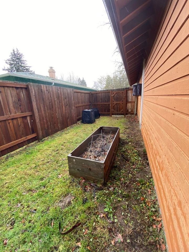 1915 Se Bethel St - Photo 6 of 29