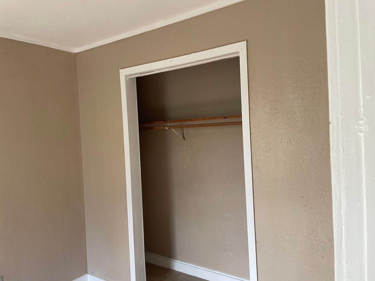 1133 Hibiscus Street - Photo 7 of 9