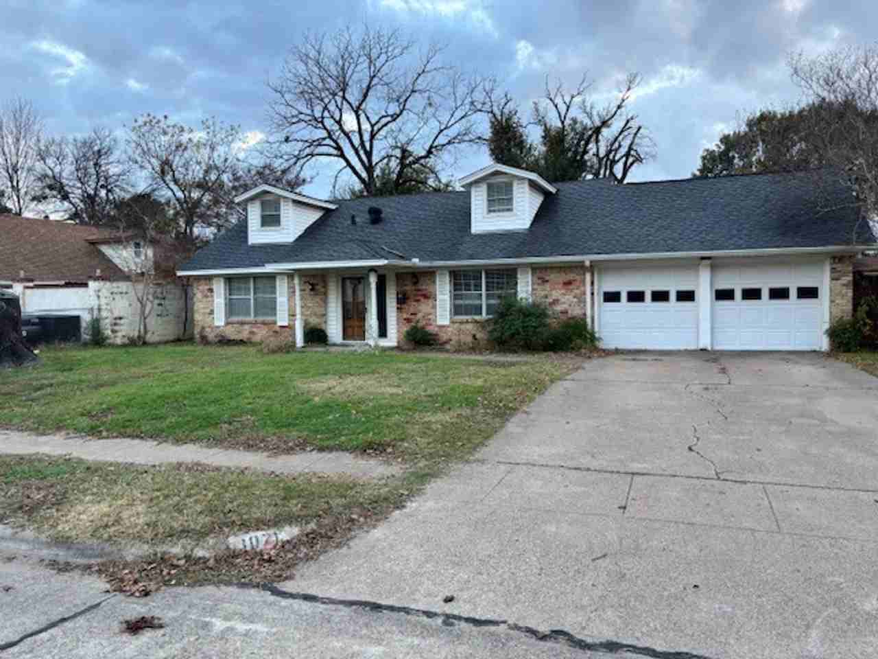 1021 Walnut St - Photo 2 of 18