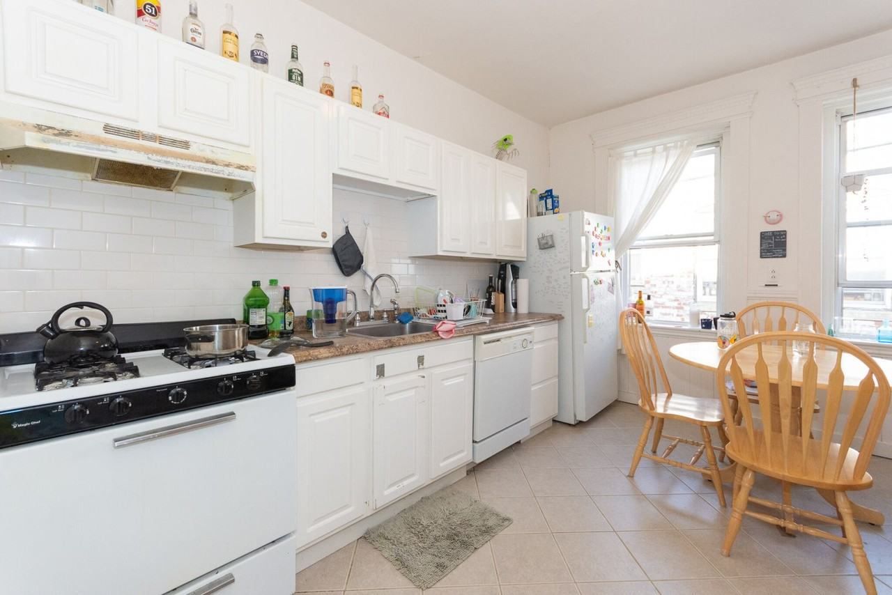 62 Brighton Ave - Photo 5 of 6