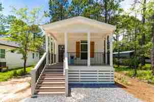 featured image of 221 Central 6th St