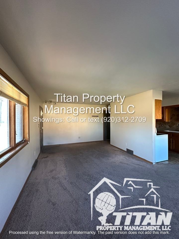 1207/1209 Rosehill Road - Photo 2 of 9