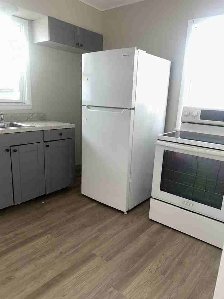 TMB: 2831 3rd Avenue Southeast - Photo 2 of 9