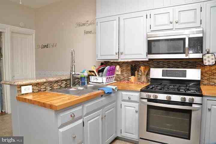 138 East James Street - Photo 2 of 19