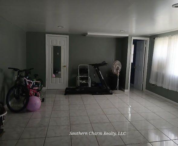 2125 Euclid St - Photo 2 of 8