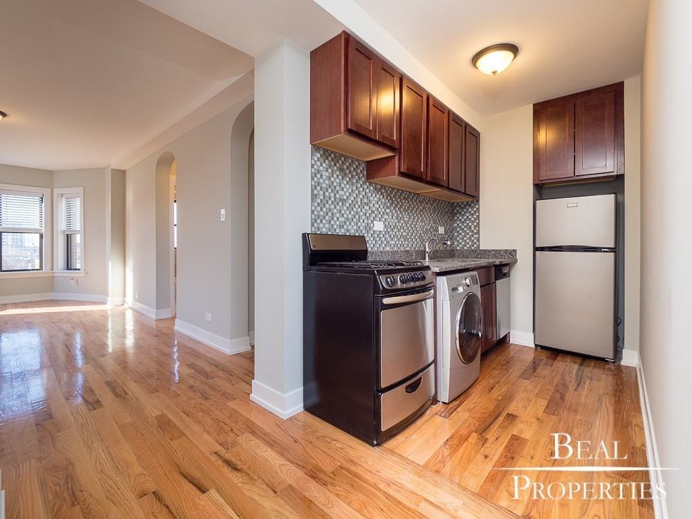 550 West Arlington Place #01 - Photo 3 of 11