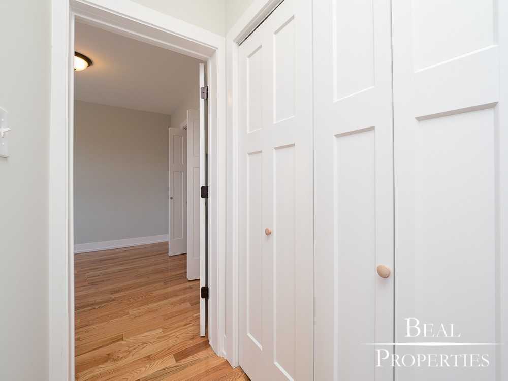 550 West Arlington Place #01 - Photo 5 of 11