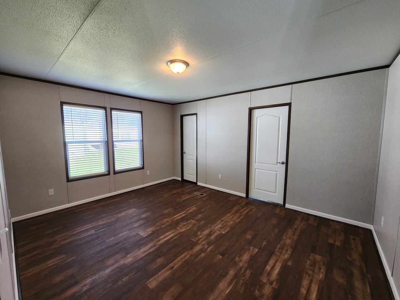 5500 Fm 2004 Rd #NA - Photo 4 of 10
