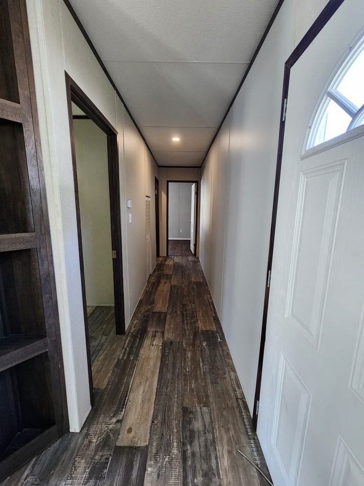 5500 Fm 2004 Rd #NA - Photo 5 of 10