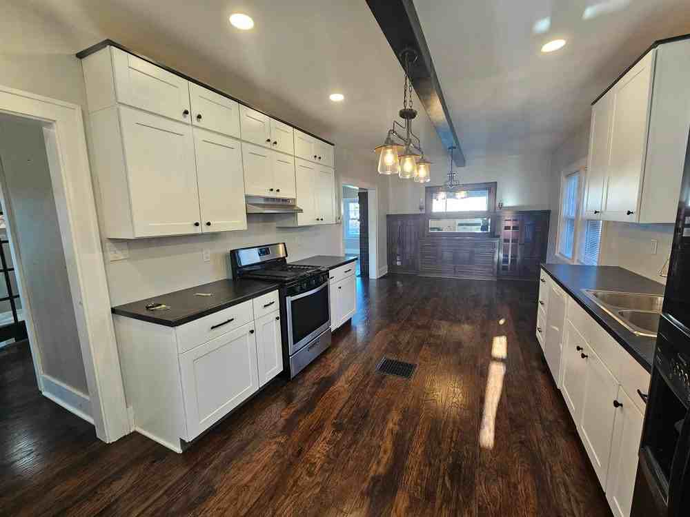 201 E 3rd St #NA - Photo 3 of 22