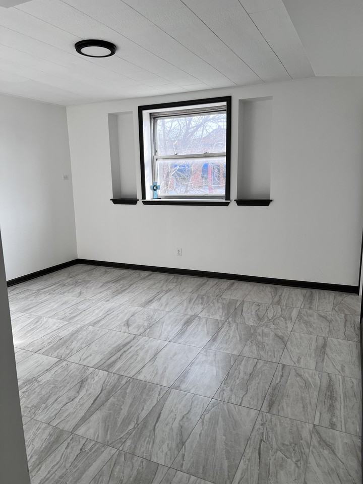 4126 W 26th St #2 - Photo 2 of 5