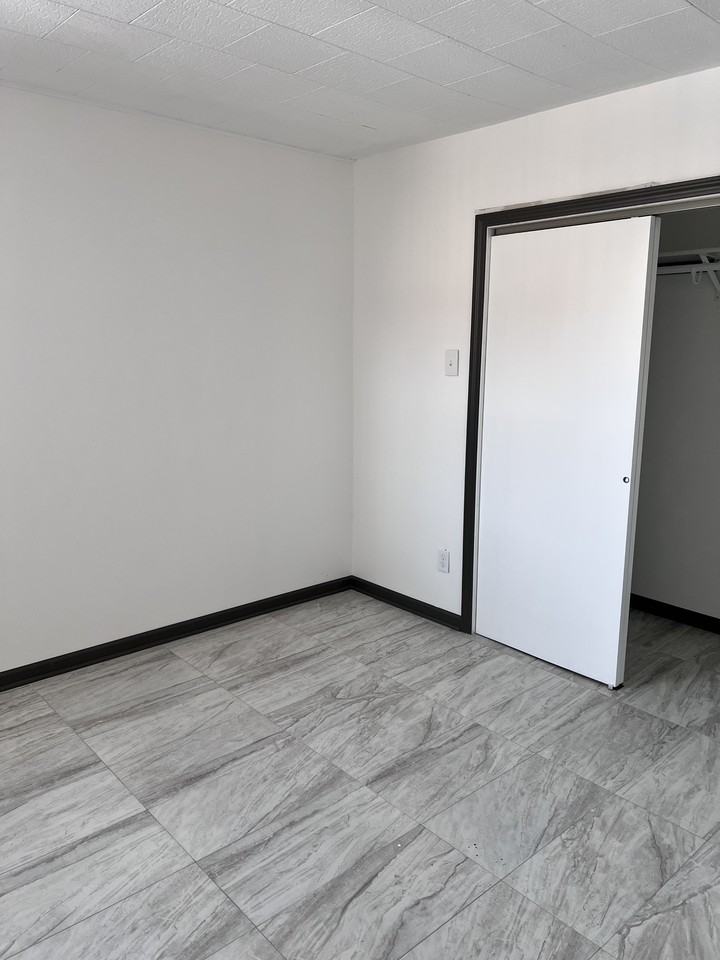 4126 W 26th St #2 - Photo 5 of 5