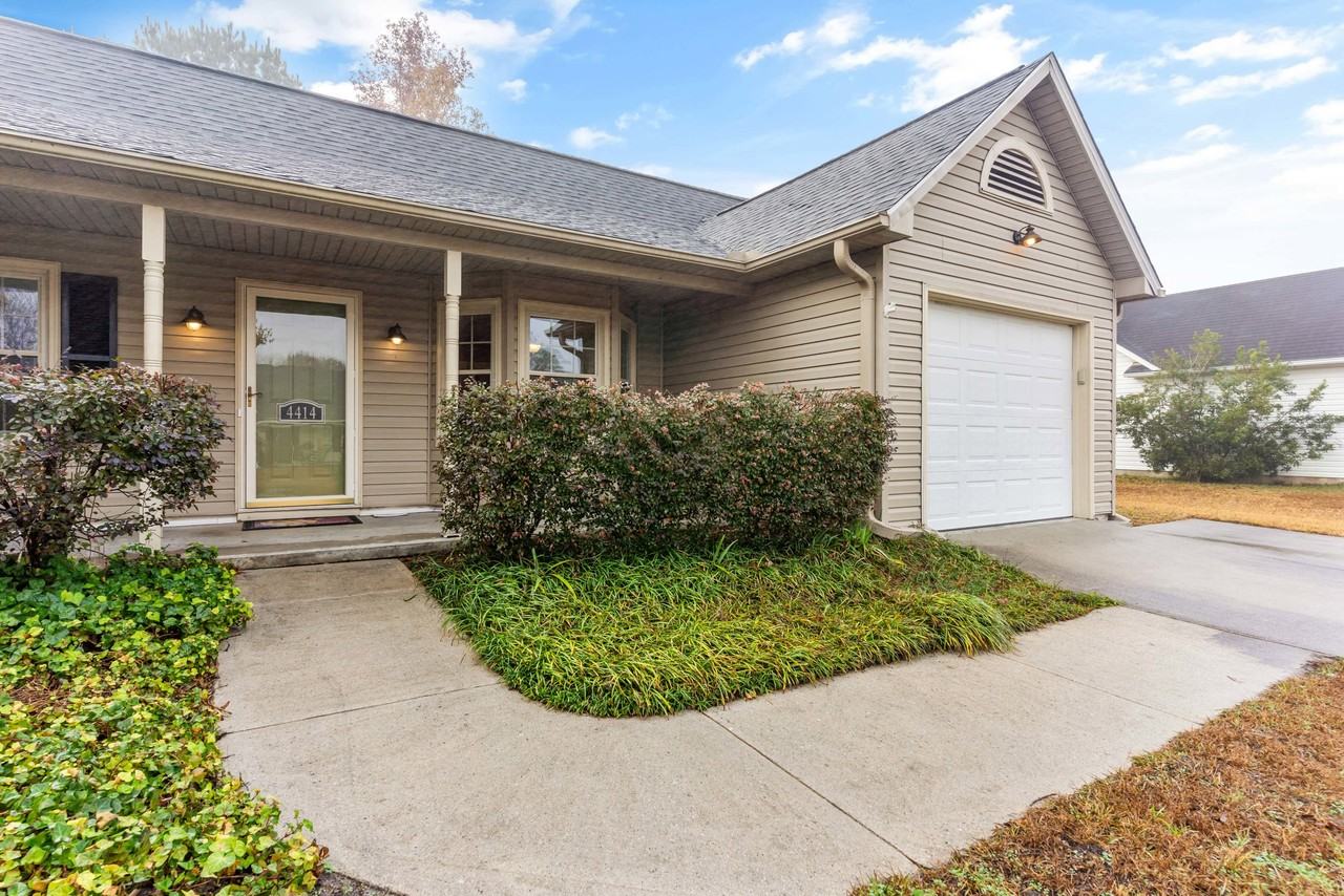 4414 Bridgeport Dr #NA - Photo 3 of 36