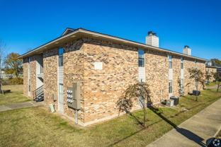 Seasons & Woodale Apartments - Photo 1 of 1