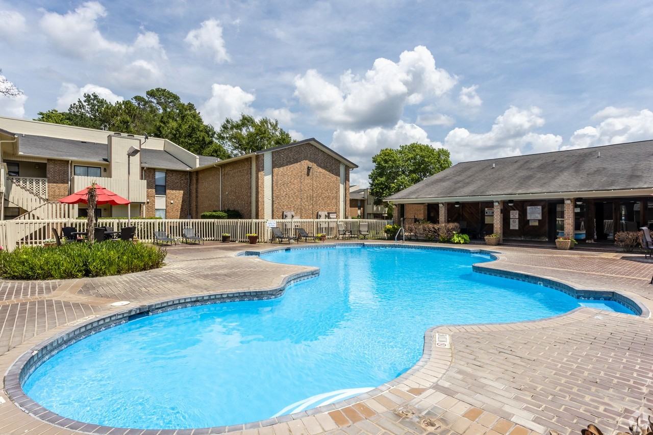 Richmond Oaks Apartments - Photo 4 of 28