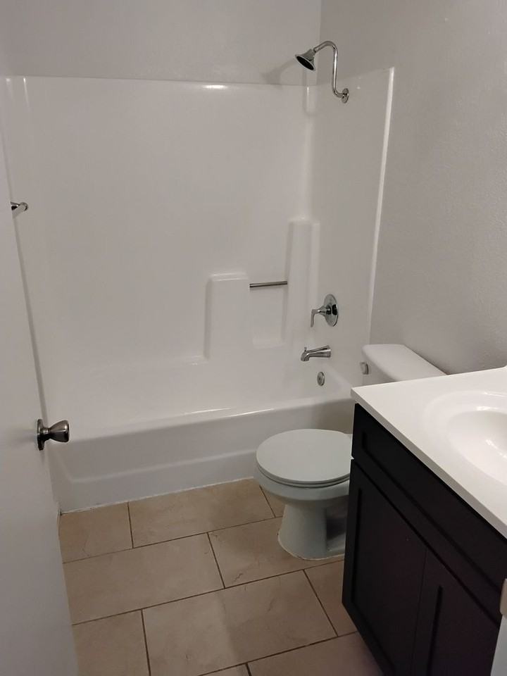 Riverglen Apartments - Photo 5 of 25