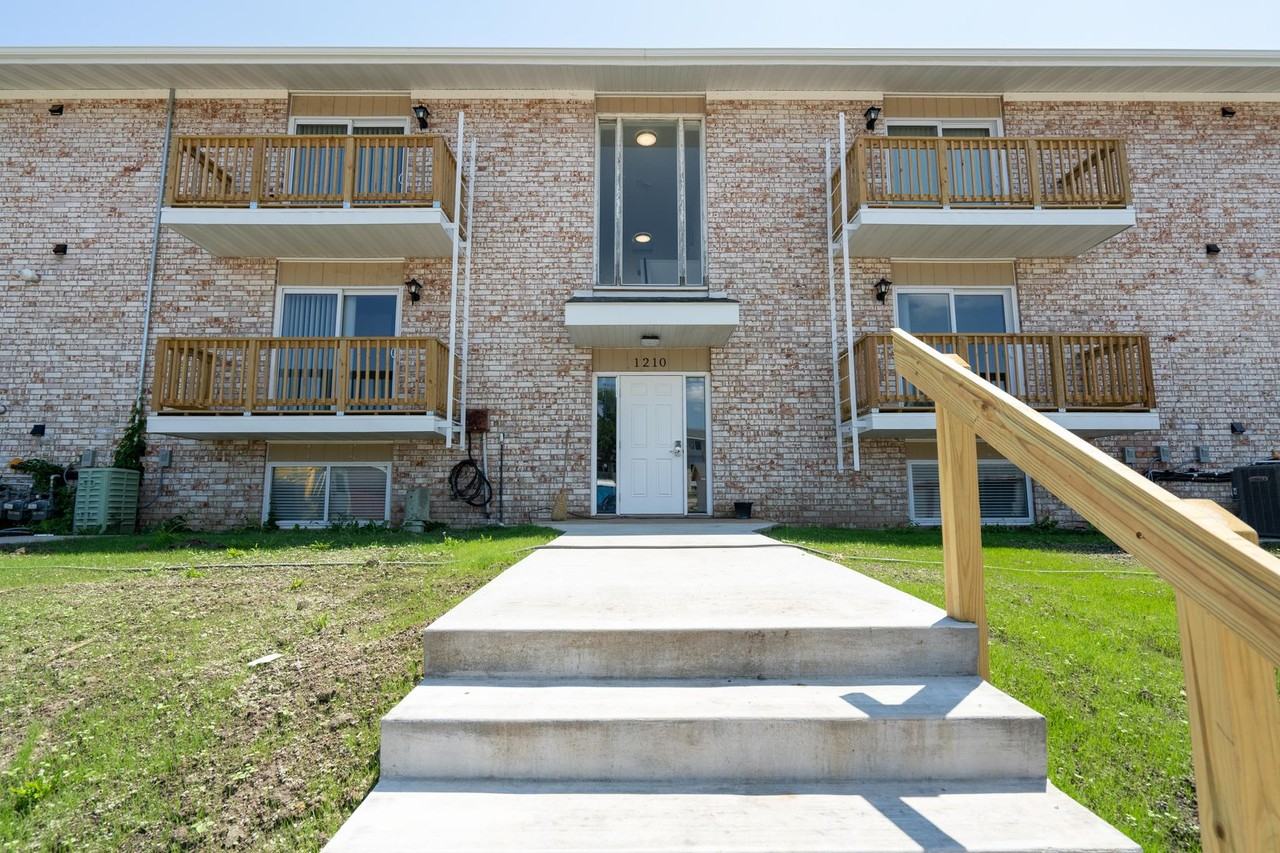 Northview Apartments - Photo 3 of 8