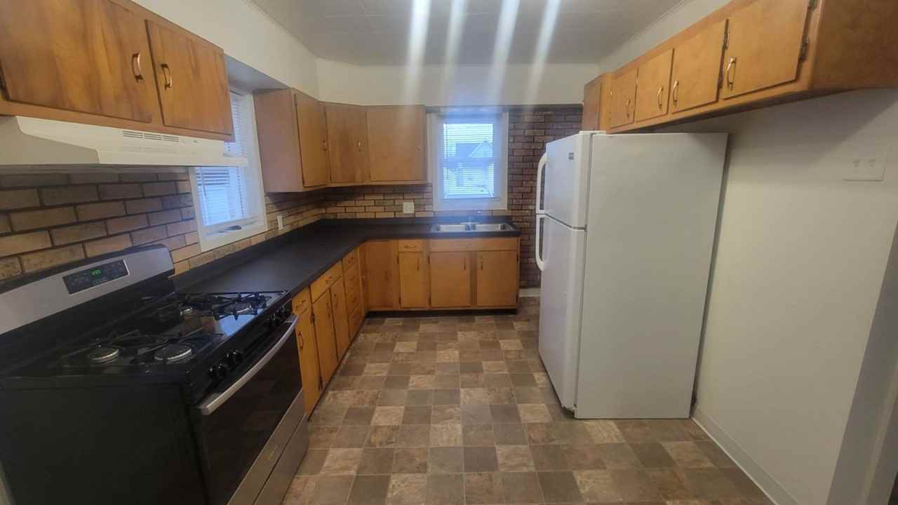 815 Madison St - Photo 2 of 16