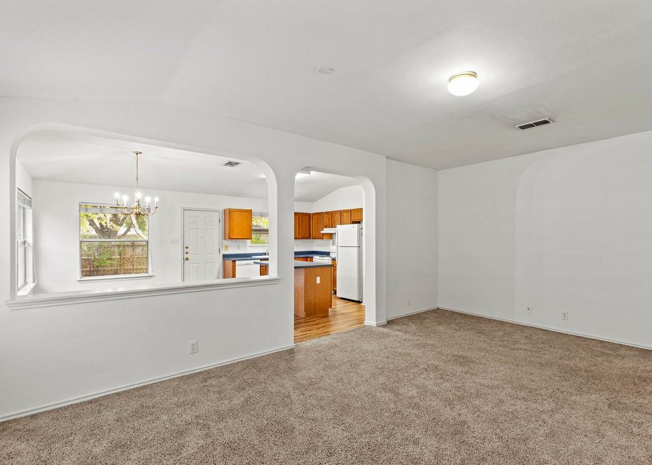 14346 Markham Ln - Photo 2 of 26