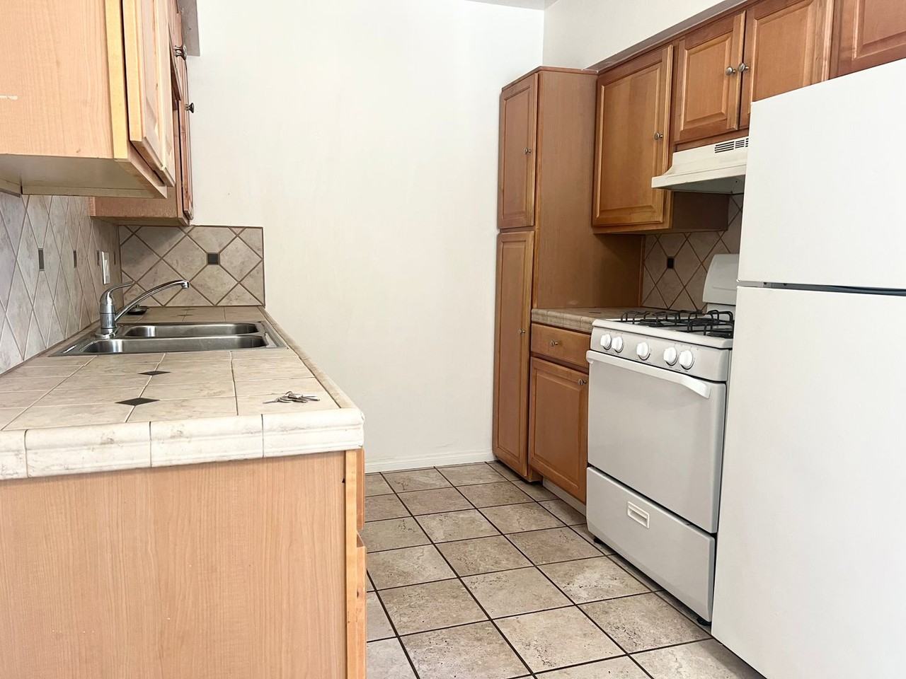 2230 Grand Ave - Photo 5 of 10