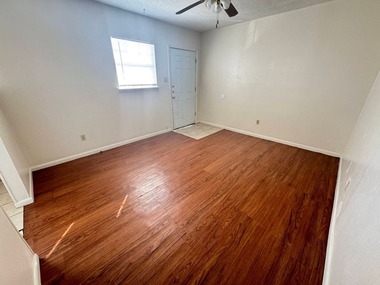 940 S 15th St - Photo 4 of 15